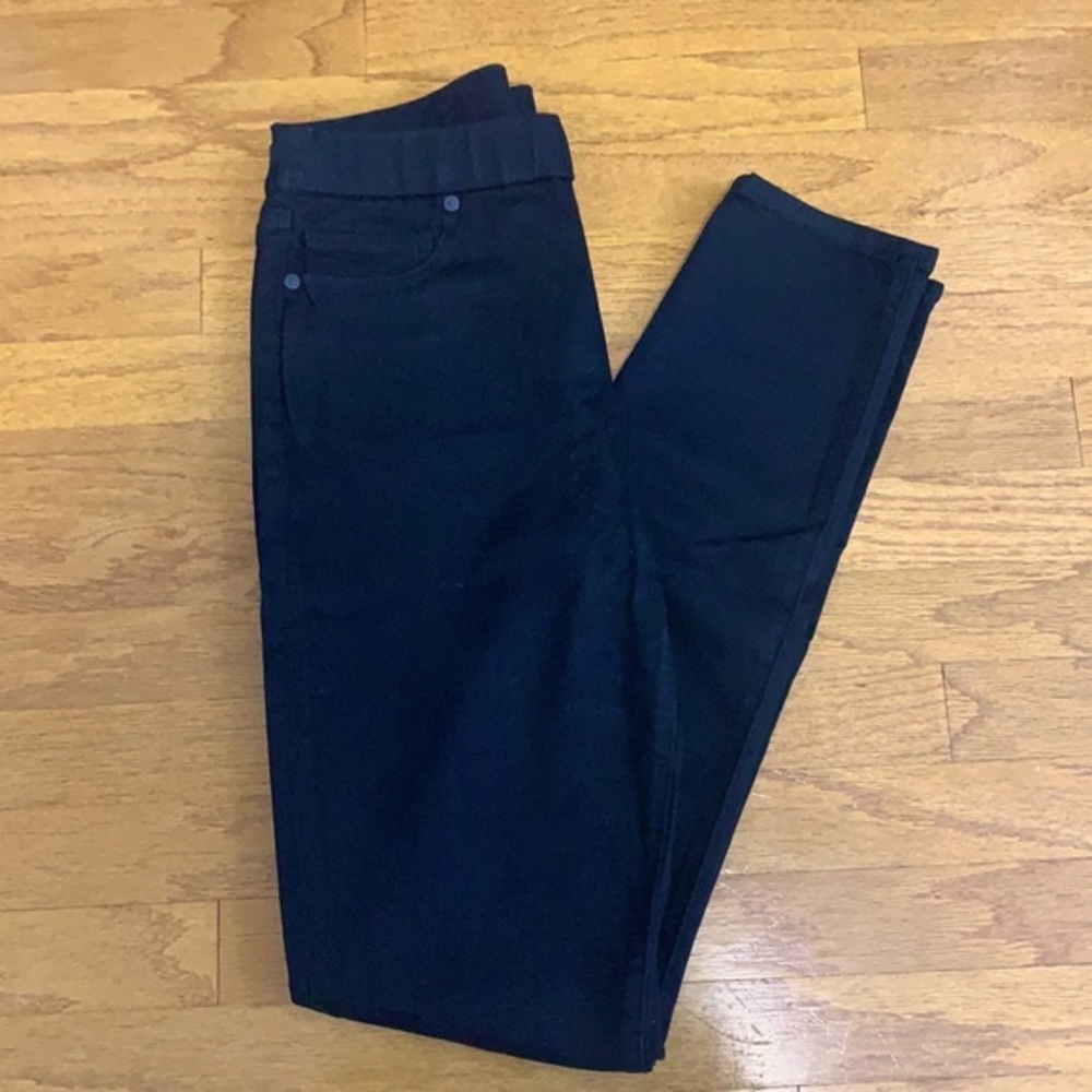 Mid Rise Pull-On Skinny Jean -Black